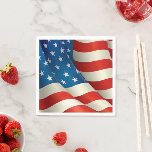 なびく米国国旗の愛国的な象徴 スタンダードカクテルナプキン (インサイチュ)