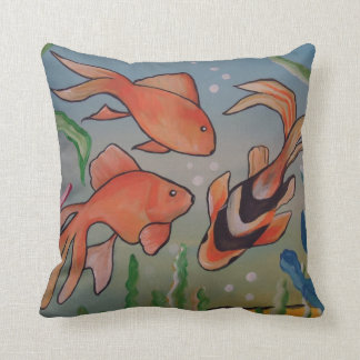 なま臭い、なま臭い クッション