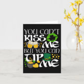 なんてこった!アイルランド人のセントパトリックデーのウェイトレス、なんてこった! カード (黄色い花)