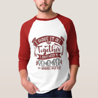 なんとかやっているという面白い皮肉な引用 Tシャツ