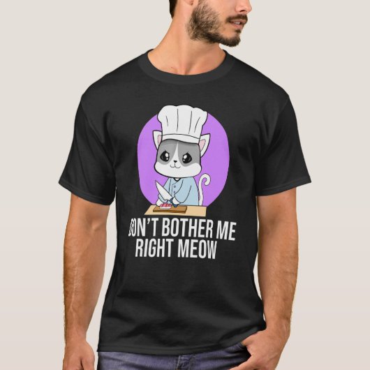 にぎり寿司を作るメイクシェフ猫 Tシャツ (正面)