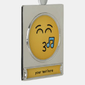 にこやかな目で口笛顔 シルバープレートバナーオーナメント (右)