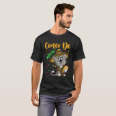 にっこりタコス猫とソンブレロのCinco De Meow Tシャツ (正面フル)