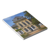 により改装されたシャトーのメイン建物 ノートパッド (アングル)