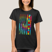 ～に対する自閉症アメリカ国旗絞り染め自閉症意識 Tシャツ (正面)