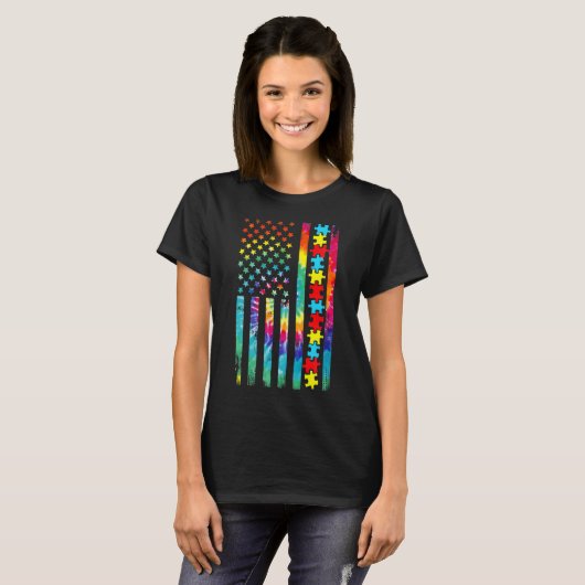 ～に対する自閉症アメリカ国旗絞り染め自閉症意識 Tシャツ (正面フル)