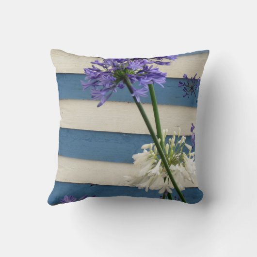 に白と白のネギの花をストライプ付ける クッション (裏面)