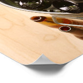 に空のシャンパンのボトルがいっぱいのゴミ箱 ポスター (角)