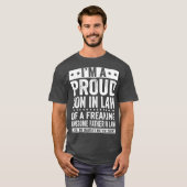 ~に誇りを持った熱中する法律の息子で素晴らしある Tシャツ (正面フル)