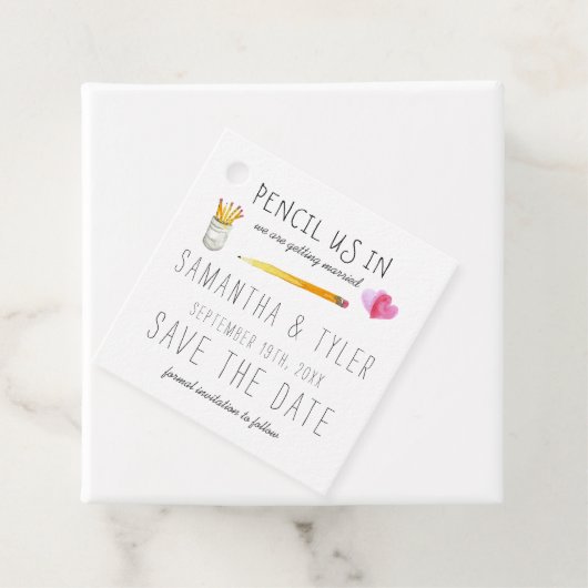 ~に鉛筆を入れる |ウェディング日付の保存メッセージカード フェイバータグ (インサイチュ)