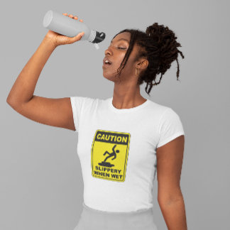 ぬれたT型の場合は滑りやすい Tシャツ