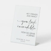 ねえ友達と家族、あなたは信じられないようだね 台座サイン (正面)