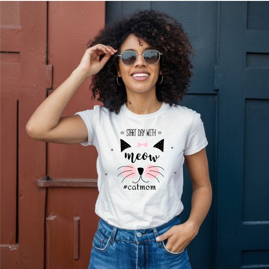 ねこちゃんと一緒に一日をスタート！#ねこママTシャツ Tシャツ