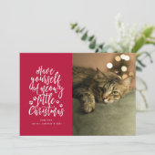 ねこらしい小さなクリスマス 赤いホリデー写真カード シーズンカード (スタンド正面)