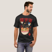 ねこ宇宙 – ラーメンアドベンチャー Tシャツ (正面フル)