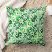 ねじれた形状、白と緑の色調のミラー クッション (ブランケット)