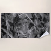 ねじれた正方形、グレーと黒の「ブラシストローク」 ビーチタオル (正面)