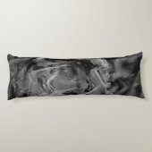 ねじれた正方形、グレーと黒の「ブラシストローク」 ボディピロー (裏面)