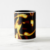 ねじれた縞模様が焦茶色に焼けて、ベルベトのように見える マグカップ (中央)