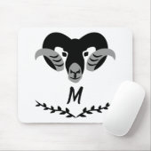 ねじれた角を持つブラックラムのシルエットモノグラム マウスパッド (マウス)