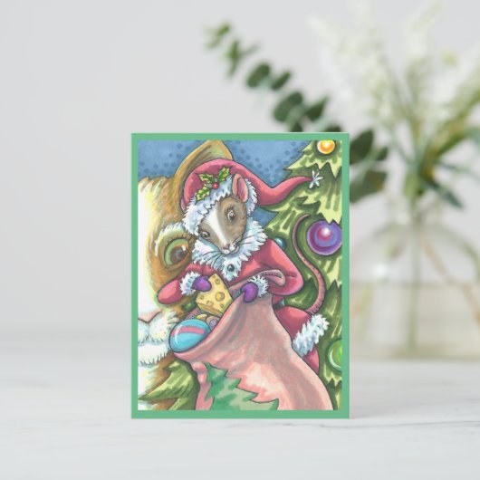 ねずみサンタが猫にクリスマスプレゼントをプレゼントかわいい シーズンポストカード (スタンド正面)