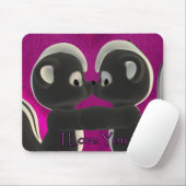 のかわいいキスをするなスカンクバレンタインデー愛して下さい マウスパッド (マウス)