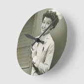 のぞくナース ラウンド壁時計 (傾斜)