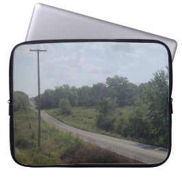 のどかな地方の道 ラップトップスリーブ