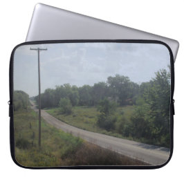 のどかな地方の道 ラップトップスリーブ