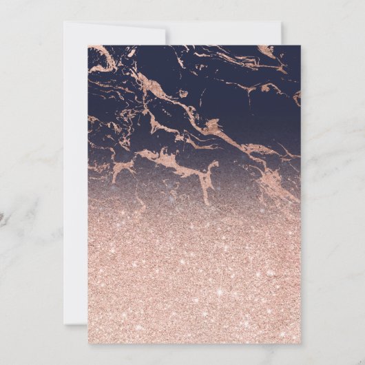 のどのばら色の金ゴールドのグリッター海軍大理石の第18誕生日 招待状 (裏面)