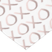 のどのばら色の金ゴールドのタイポグラフィはxoxoを抱き締め、接吻します テーブルクロス (アングル)