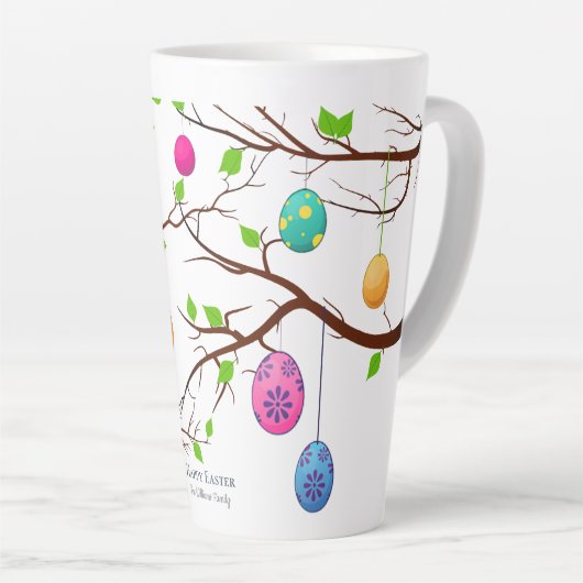 のぶら下がったイースターの卵、春の木の枝 カフェラテマグ (右アングル)