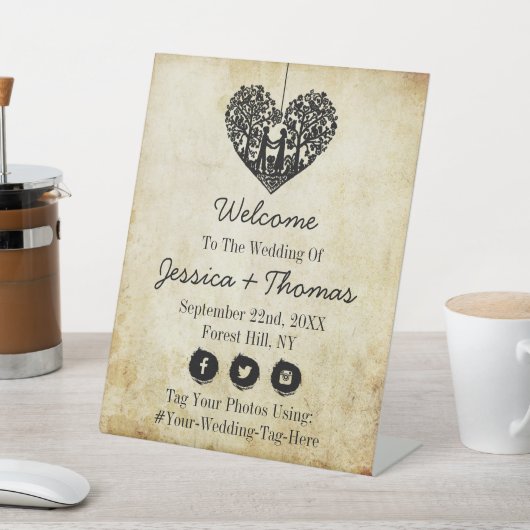 のぶら下がったハートツリーヴィンテージウェディングウェルカム 台座サイン (インサイチュ)