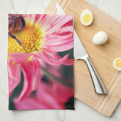 のまわりにオンピンクデイジーフラワー2 キッチンタオル (四つ折り)