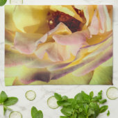 のまわりに飛んでいるがピンクローズに近づく キッチンタオル (折り畳み)