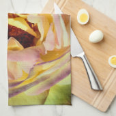 のまわりに飛んでいるがピンクローズに近づく キッチンタオル (四つ折り)