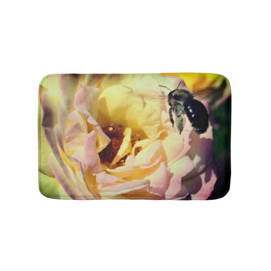 のまわりに飛んでいるがピンクローズに近づく バスマット (正面)