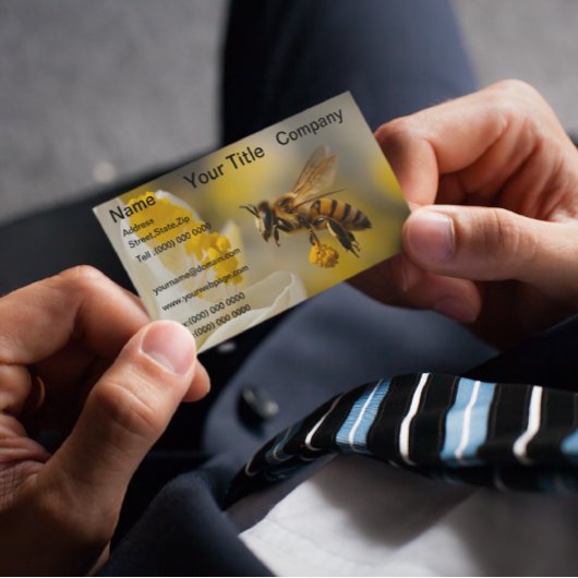 のまわりに黄色い花ミツバチは全て花粉で覆われている 名刺