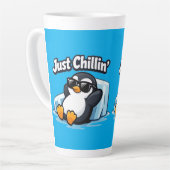 のんびりペンギン クッション カフェラテマグ (左アングル)