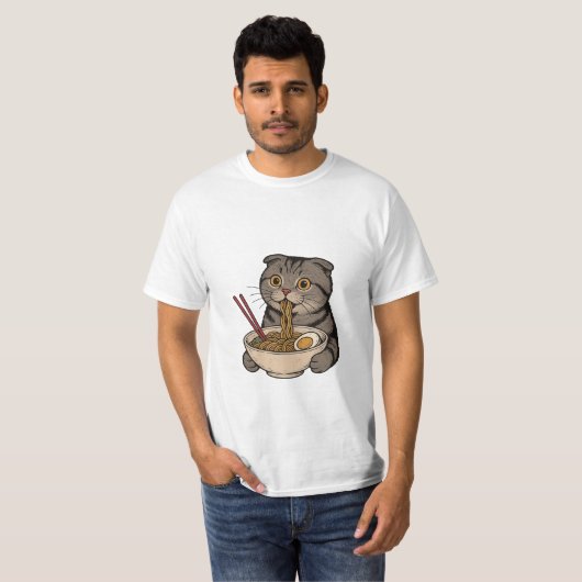 のんびり麺をすすっているかわいい猫 Tシャツ (正面フル)