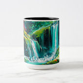 のインスパイア滝は一日を過ごす素晴らしこと ツートーンマグカップ (中央)