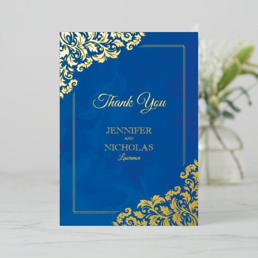 のエレガントフローラクラシックオーナメントを使用した結婚 箔招待状 (立ち正面)