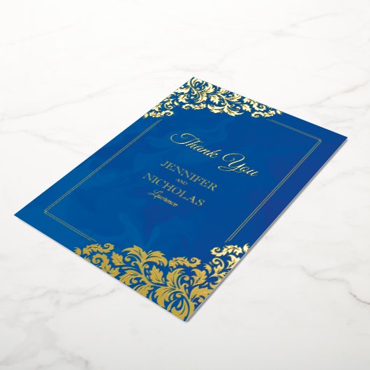 のエレガントフローラクラシックオーナメントを使用した結婚 箔招待状 (回転した状態)