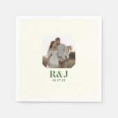 のカップル結婚フォトグリーンモノグラムを追加 スタンダードカクテルナプキン (正面)