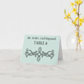 のテーブル結婚シンボルや象徴プレイスカードが薄い緑 カード (黄色い花)