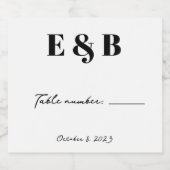 のパーソナライズされたイニシャルおよび日付テーブル番号 リキュールボトルラベル (シングルラベル)