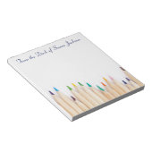 のパーソナライズされた机から色鉛筆 ノートパッド (アングル)