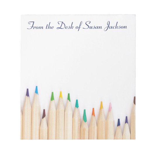 のパーソナライズされた机から色鉛筆 ノートパッド (正面)