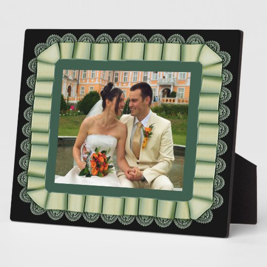 のパーソナライズされた結婚フォトグリーンレースのリボンフレーム フォトプラーク (側面)