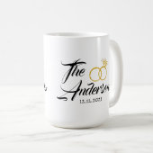 のパーソナライズされた連結婚合リングや輪のお気に入り名前日付 コーヒーマグカップ (正面右)